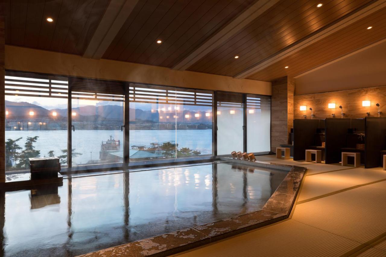 Hotel Miyajima Villa Hacukaicsi Kültér fotó